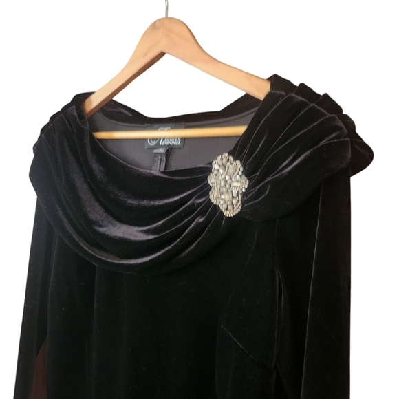 Alex Evenings Portrait Collar Velvet Stretch Blouse With Brooch - Picture 5 of 12